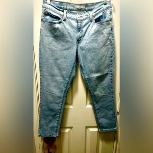 Levi’s Boyfriend Jeans